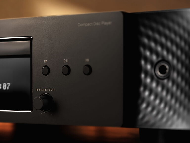 Close up of CD 70 Black corner with buttons