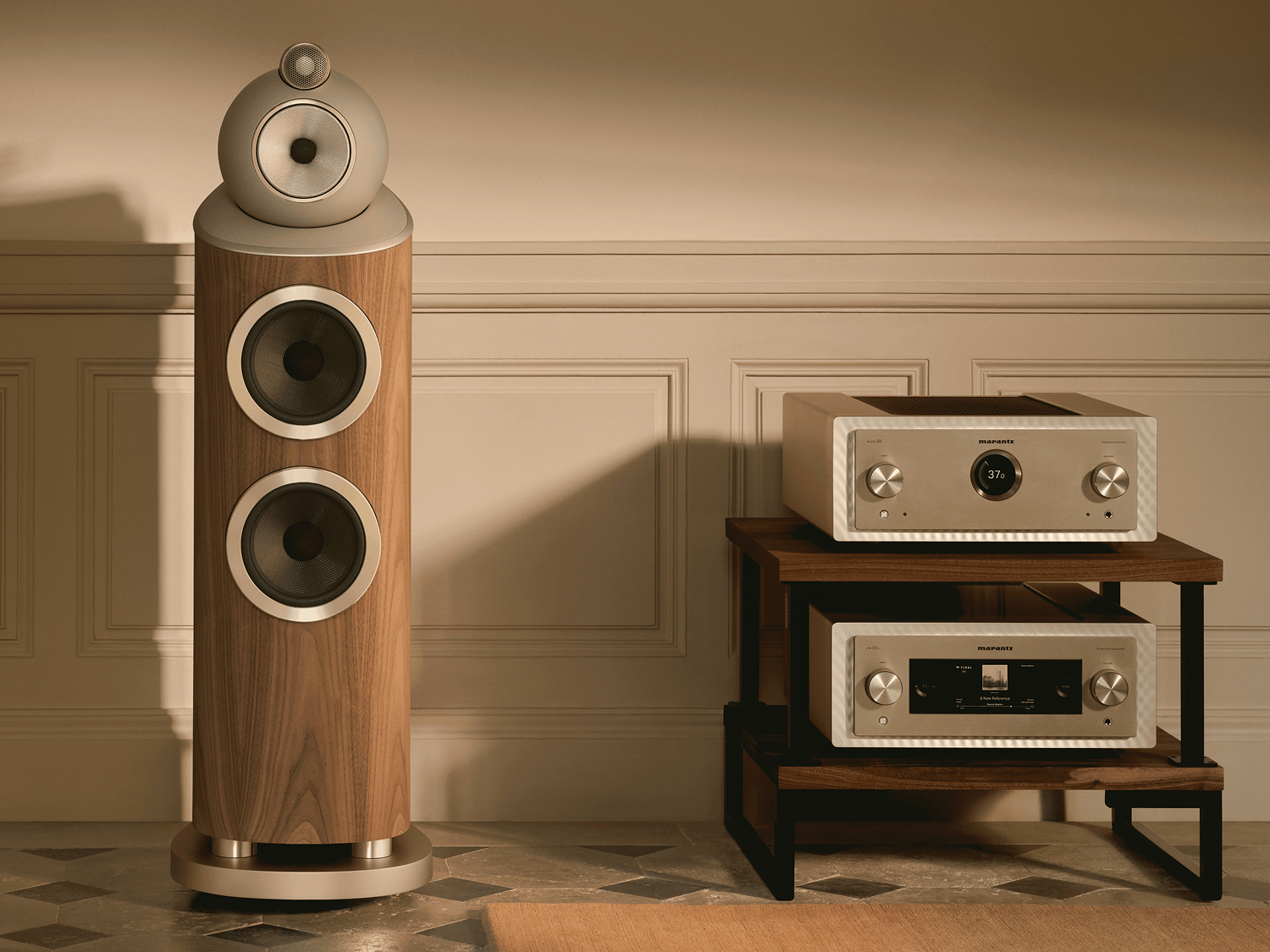 Loudspeaker and Marantz products next to each other on a shelf