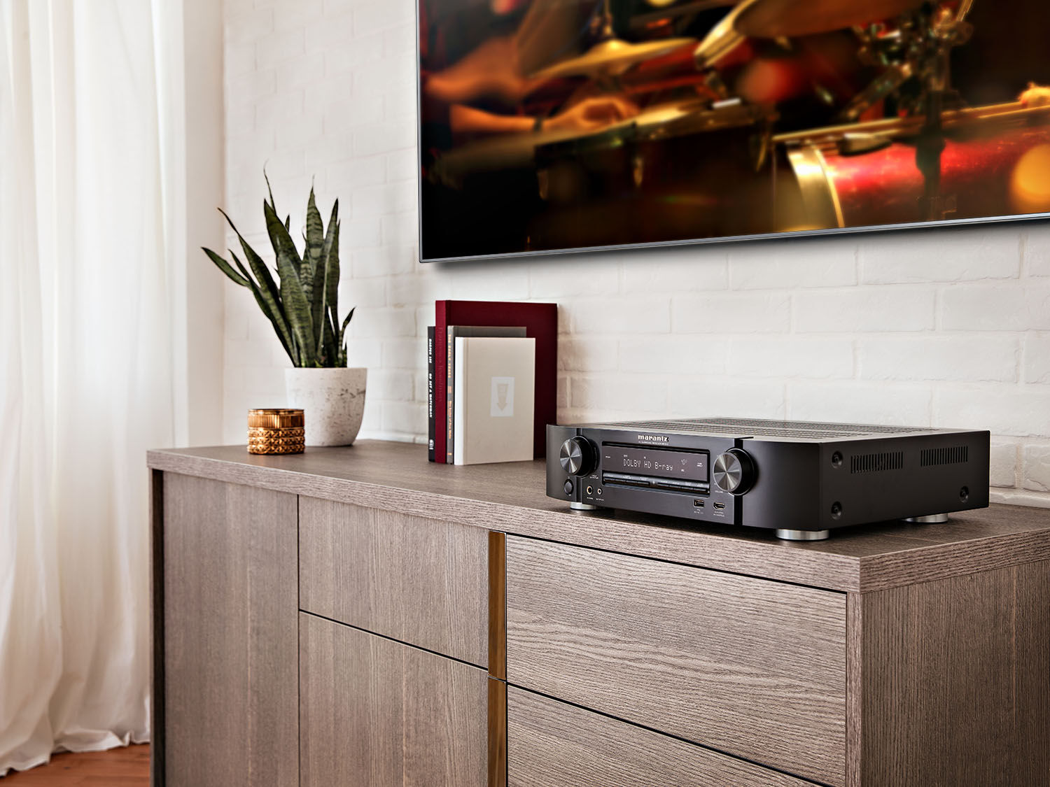 NR1510 - More Vibrant Images With Dolby Vision